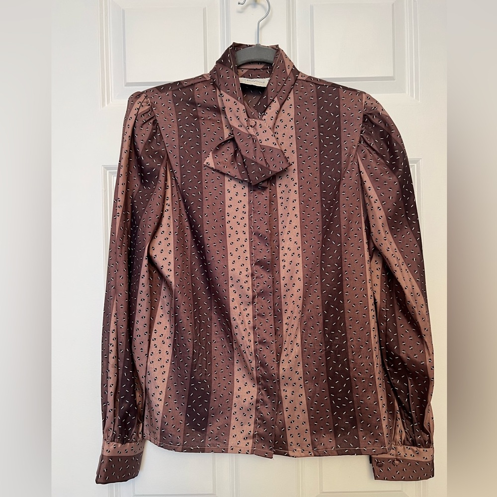 Designer Vintage long sleeve blouse. Excellent condition. Adelaar designer